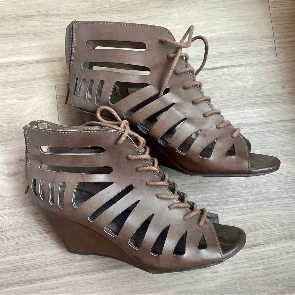 Brown Wedges